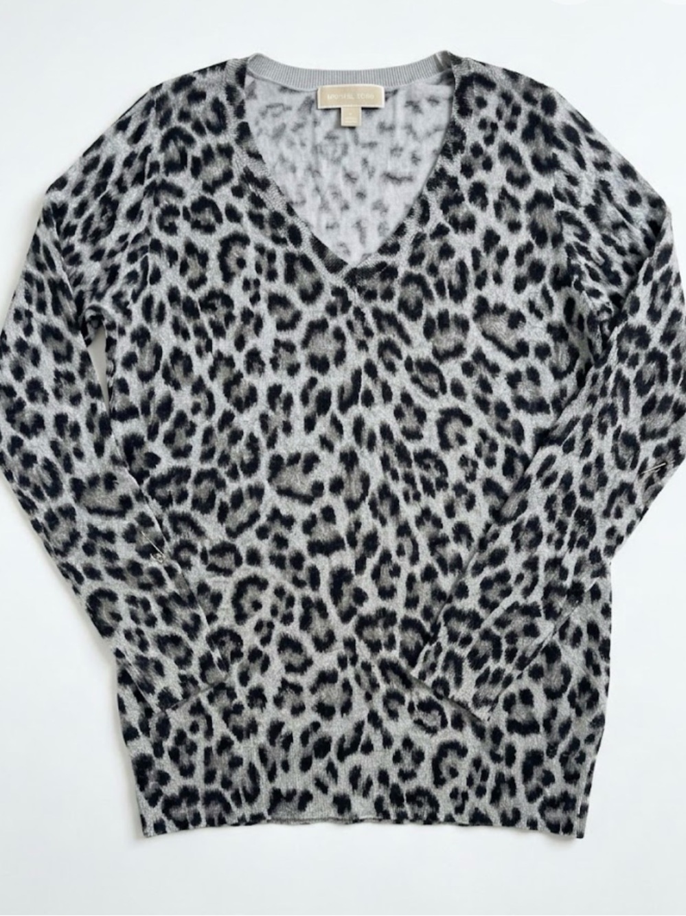 Michael Kors Gray Leopard-Print V-Neck Lightweight Sweater - Size Large